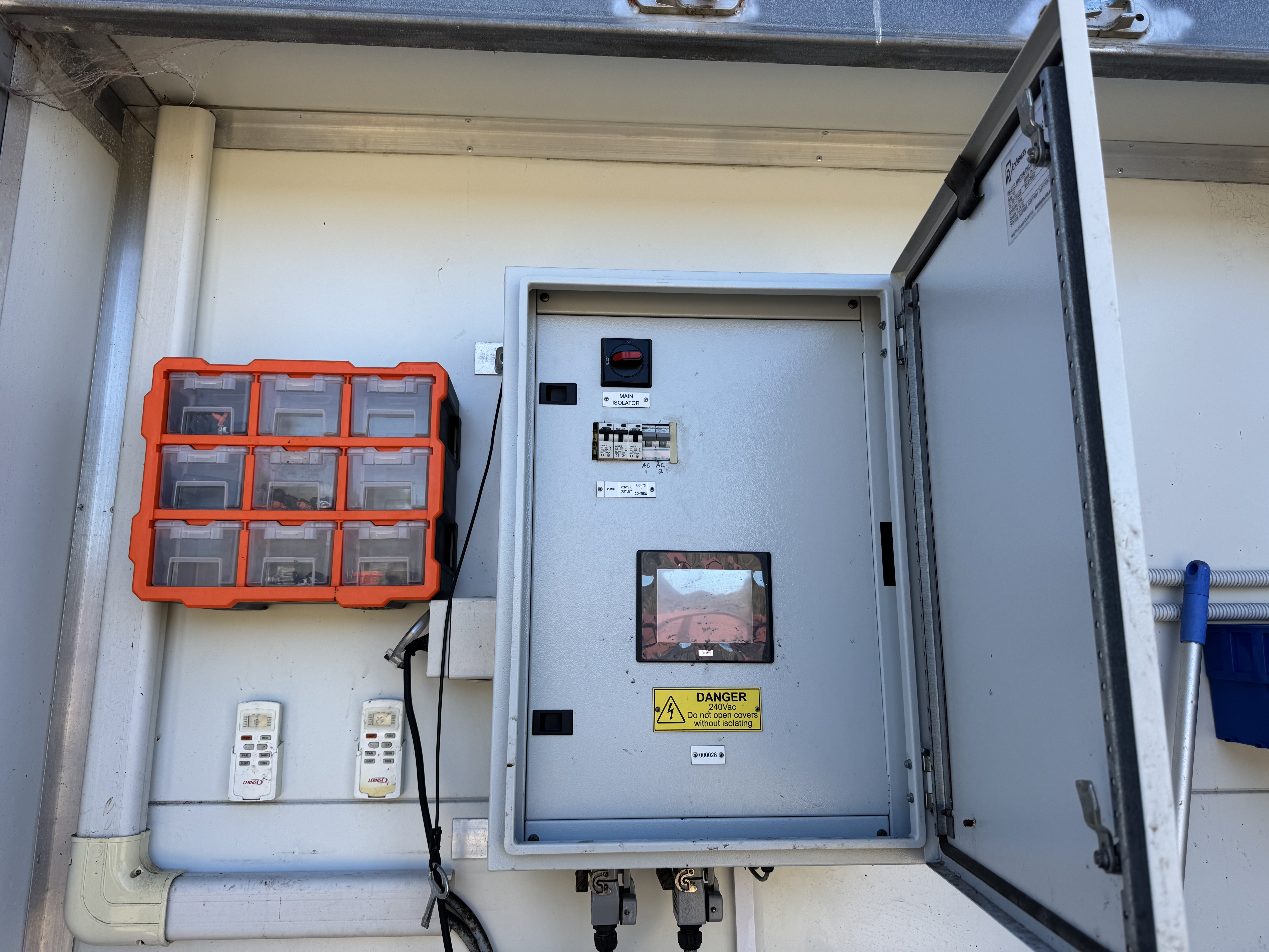 Fodder Solutions FS-900 Commercial Hydroponic Fodder System